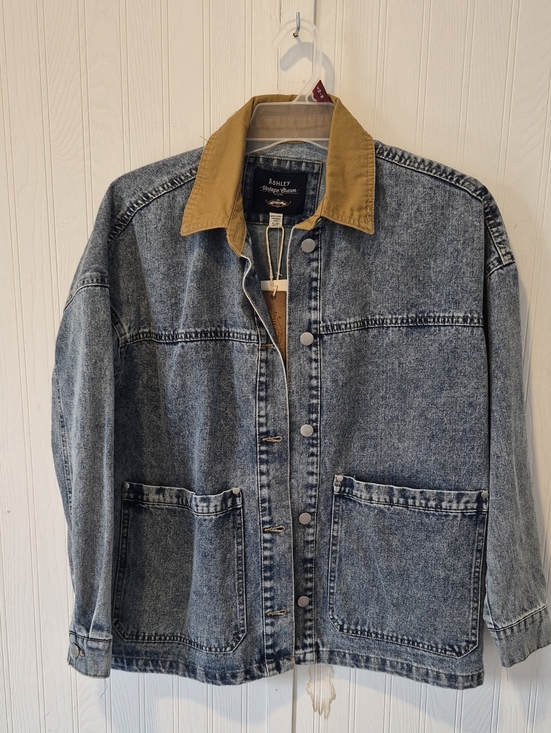 Ashley By 26 International Jackets & Blazers - Ashley by 26 International Two-Tone Denim Jacket | Corduroy Collar